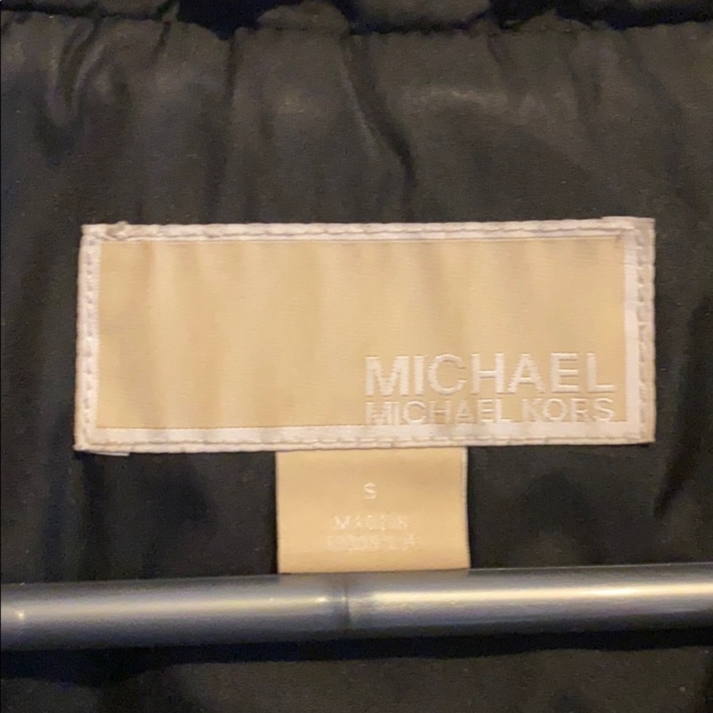Micheal Kors Zip up vest - Picture 2 of 2